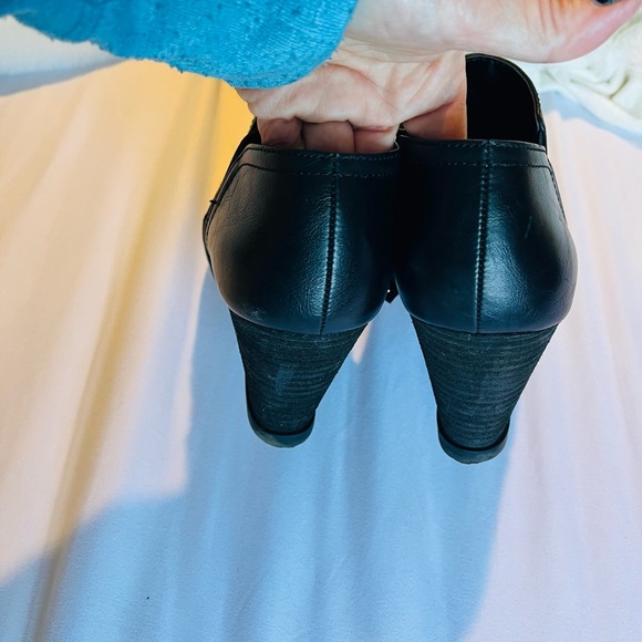 Dr. Scholl's Black Wedge Ankle Booties 7 - Picture 9 of 11
